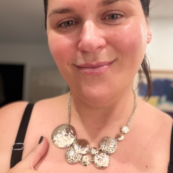 Kendra Scott Gold Toned Necklace - Picture 5 of 5